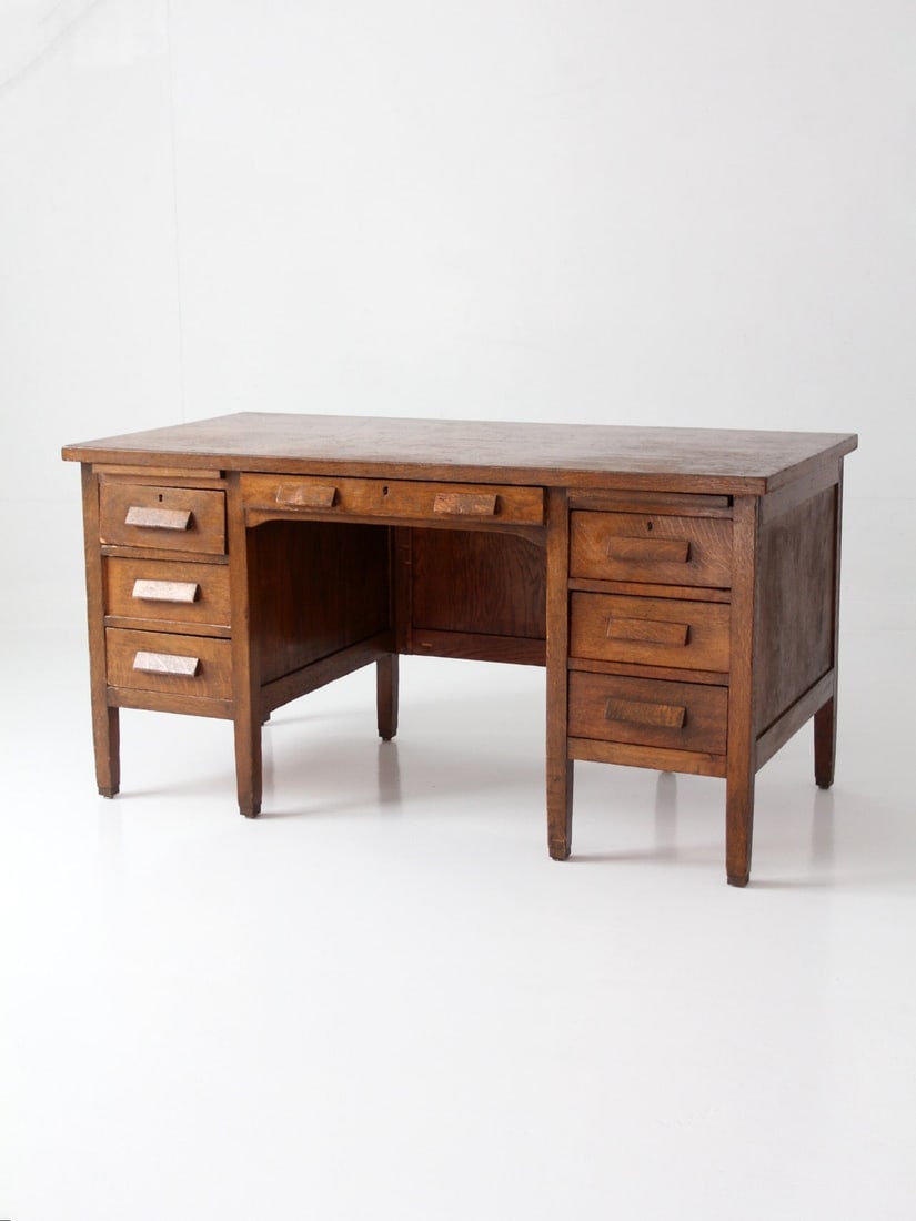Early 20th Century Oak Desk with Double Pedestals and Arts and Crafts Details (1 of 18)