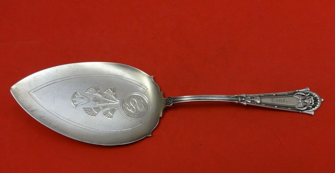 Whiting Egyptian Sterling Silver Pie Server with Viper Snake 8.5 in: Whiting Egyptian Sterling Silver Pie Server with Viper Snake 8.5 in Presenting a stunning pie server from the Egyptian pattern by Whiting. This exquisite piece, crafted from sterling silver and featur