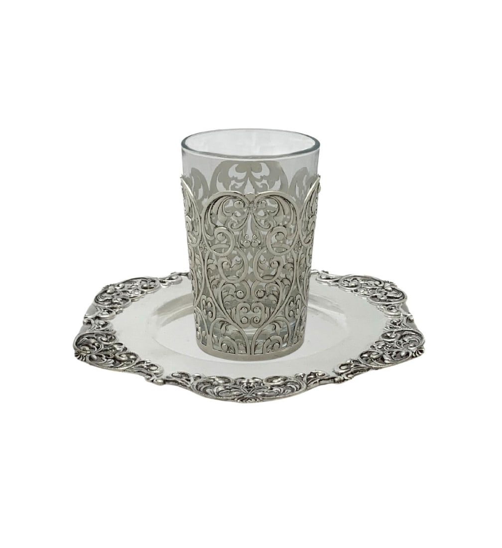 Handmade 925 Sterling Silver Cup and Tray with Glass Insert: Handmade 925 Sterling Silver Cup and Tray with Glass Insert This exquisite handmade cup and tray set is crafted from fine 925 sterling silver and features a beautiful glass insert. The design showcase