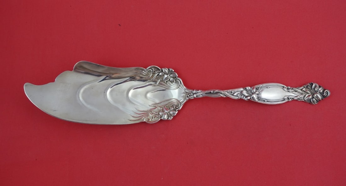 Sterling Silver Fish Server Frontenac Pattern by International 11.5 Inch: Sterling Silver Fish Server Frontenac Pattern by International 11.5 Inch This is a sterling silver fish server from the Frontenac pattern by International Silver. Featuring a flat handle design, this 