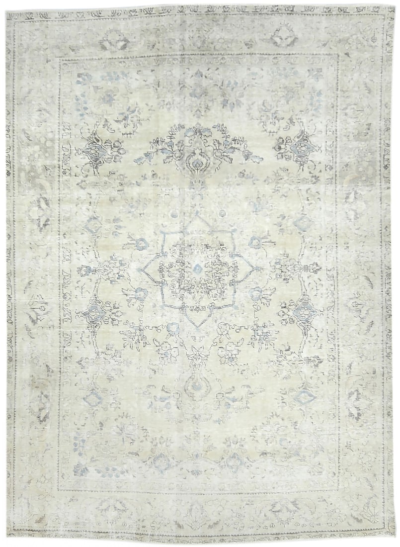 6'8 x 9'3 Vintage Hand-Knotted Wool Area Rug Western Asia Floral Medallion: 6'8 x 9'3 Vintage Hand-Knotted Wool Area Rug Western Asia Floral Medallion This handmade antique Oriental rug features a floral medallion design in muted tones such as blue-gray and charcoal. Crafted 