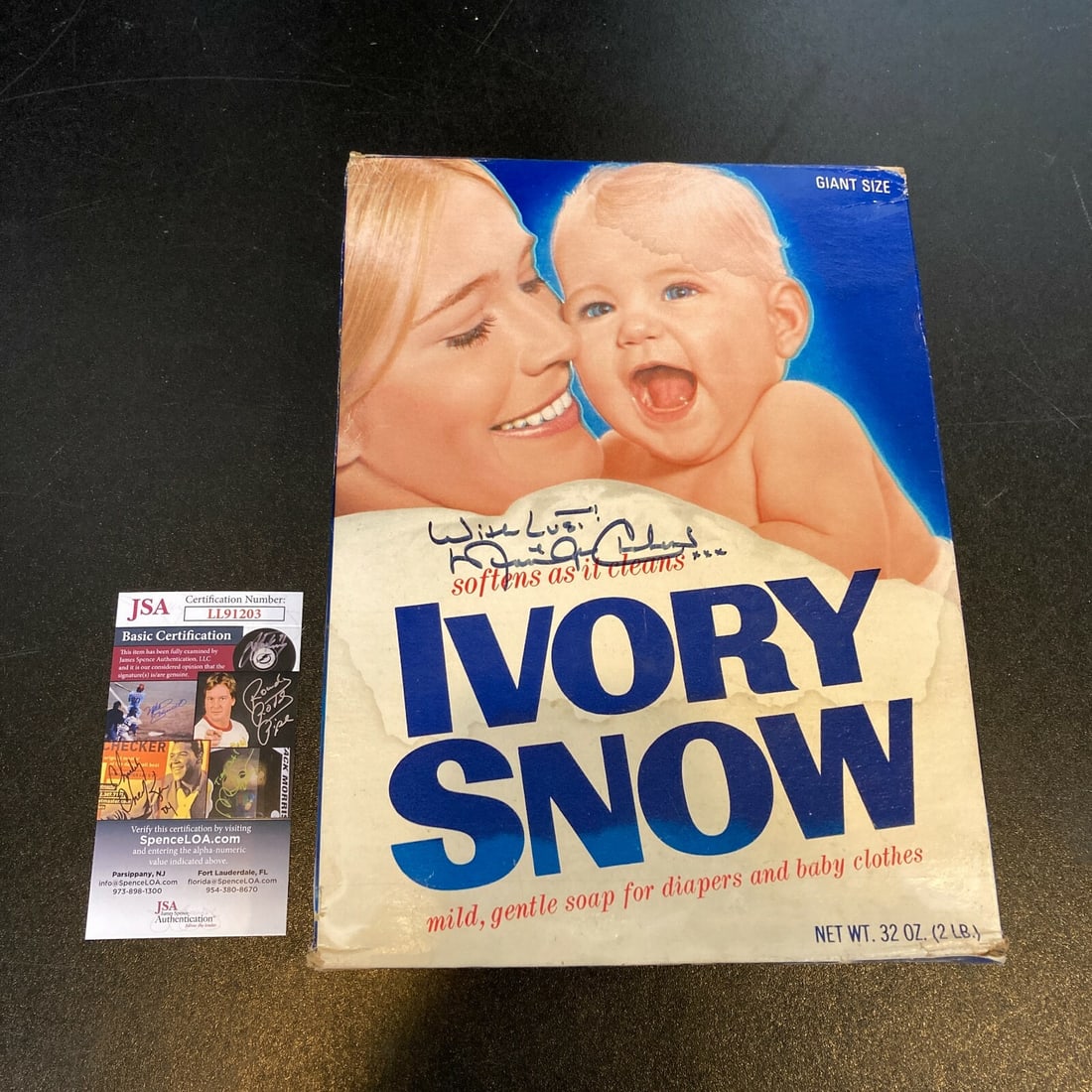 Ivory Snow Box Signed by Marilyn Chambers With Lust JSA Authenticated 1970s (1 of 10)