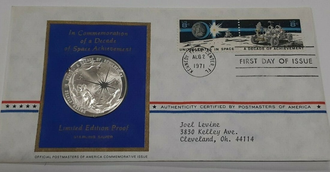 Sterling Silver 1971 US Space Decade Medal by Franklin Mint: Sterling Silver 1971 US Space Decade Medal by Franklin Mint This is a 1971 Postmasters of America Commemorative First Day Cover, honoring the tenth anniversary of U.S. manned space flight. It features