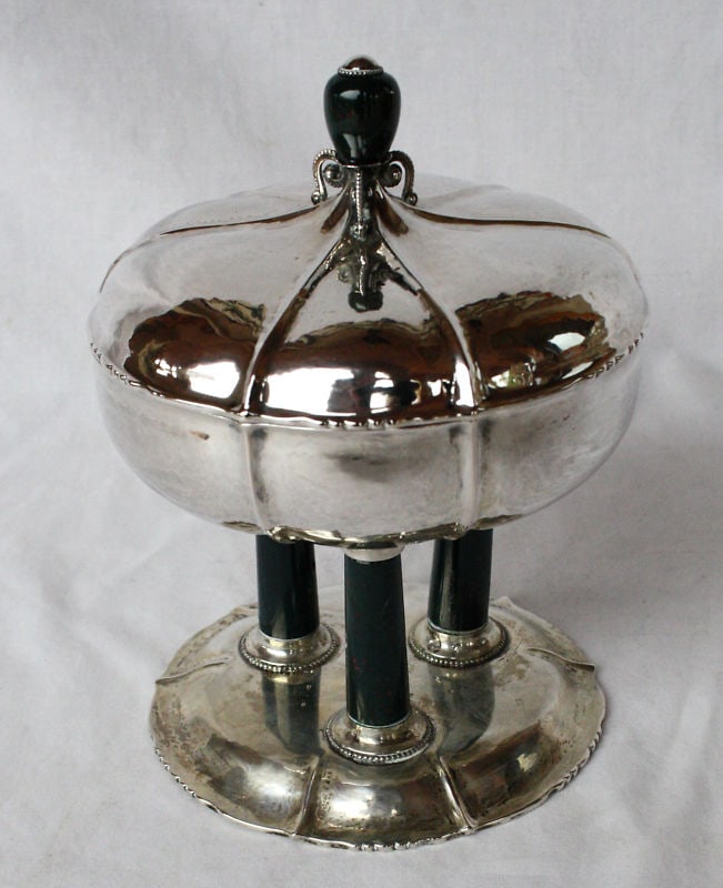 1920 German Sterling Silver Covered Dish with Agate Base: 1920 German Sterling Silver Covered Dish with Agate Base This exquisite 1920 German silver covered dish features an elegant design with a stunning agate green stone base and top. Crafted from 800 silv