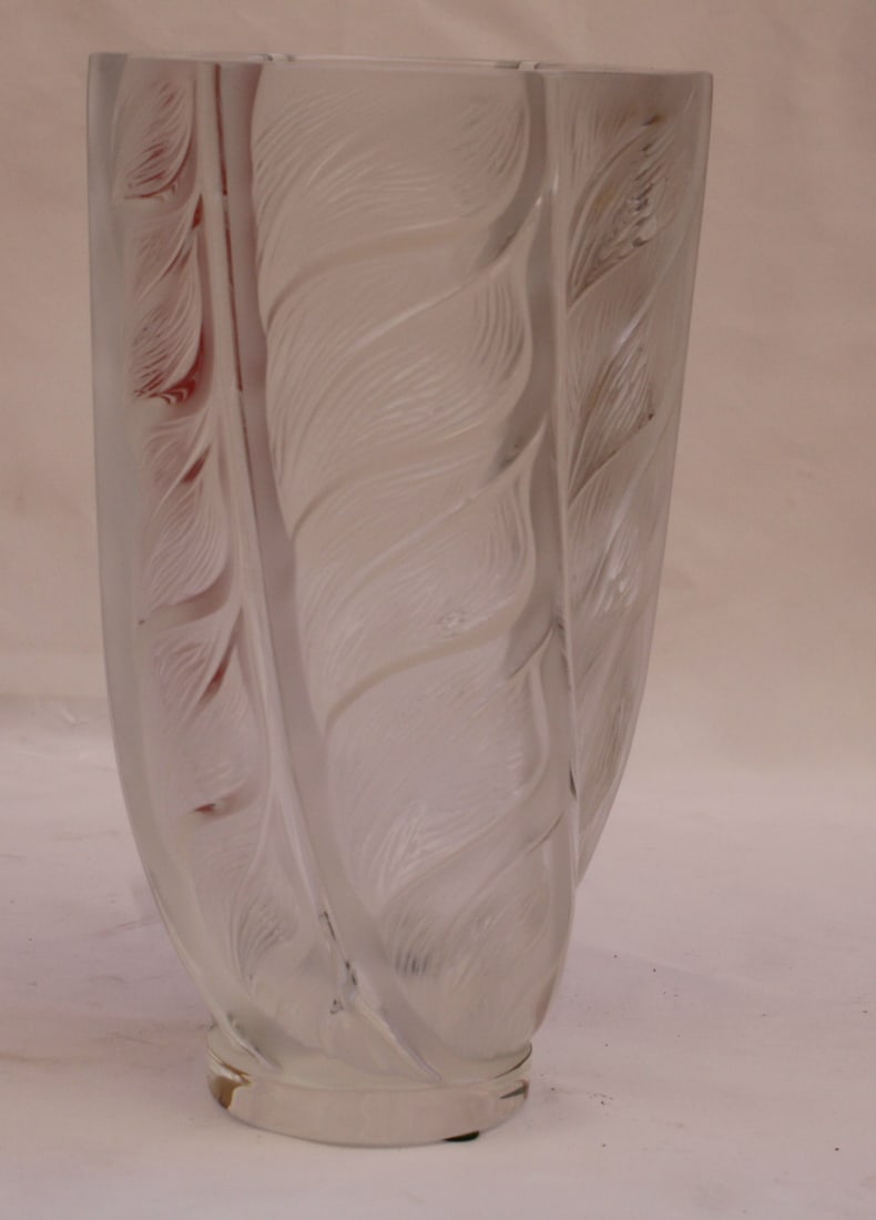 Exquisite Lalique Art Glass Crystal Vase France 9.25 Inches: Exquisite Lalique Art Glass Crystal Vase France 9.25 Inches This exquisite French Lalique crystal vase exemplifies the artistry of fine glass craftsmanship. Made in France, this brand new piece featur