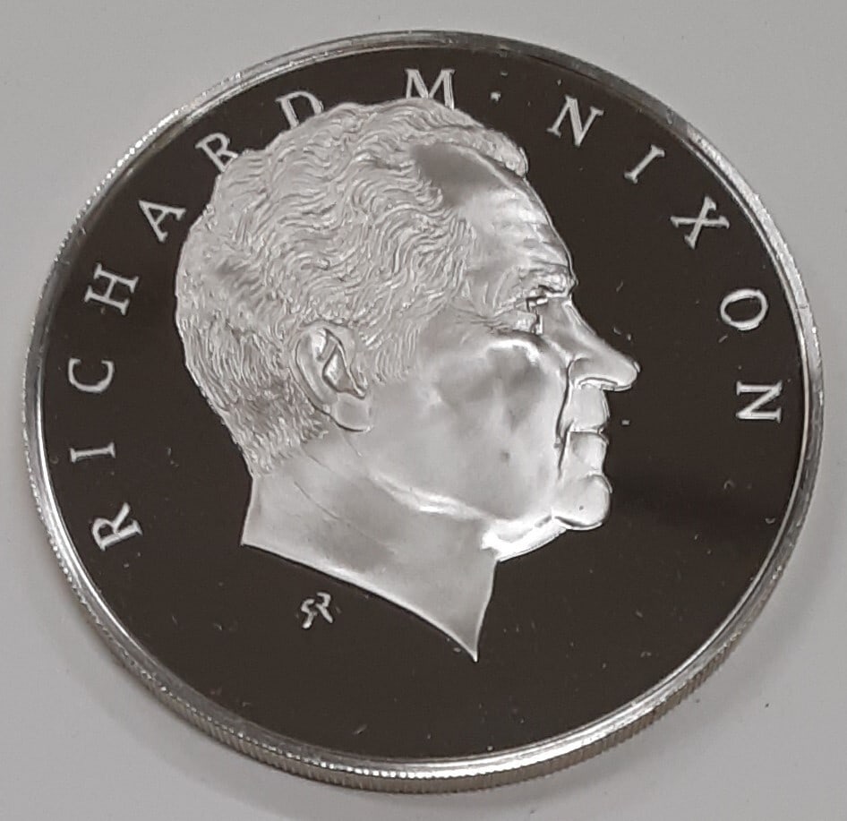 Sterling Silver 1972 Nixon Re-Election Proof Medal by Franklin Mint: Sterling Silver 1972 Nixon Re-Election Proof Medal by Franklin Mint This 1972 Richard Nixon Re-Elect the President medal is crafted in proof-quality sterling silver with a fineness of 0.925. Struck by