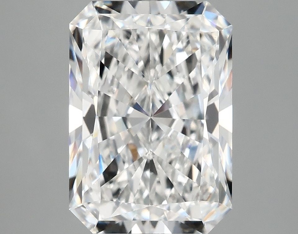 Loose Diamond - RADIANT 4.09ct E VS1: Loose Diamond - RADIANT 4.09ct E VS1 Source: This is a real non-mined Diamond that has been grown in a lab Shape: RADIANT Carats: 4.09 Color: E Clarity: VS1 Certification: IGI Video: