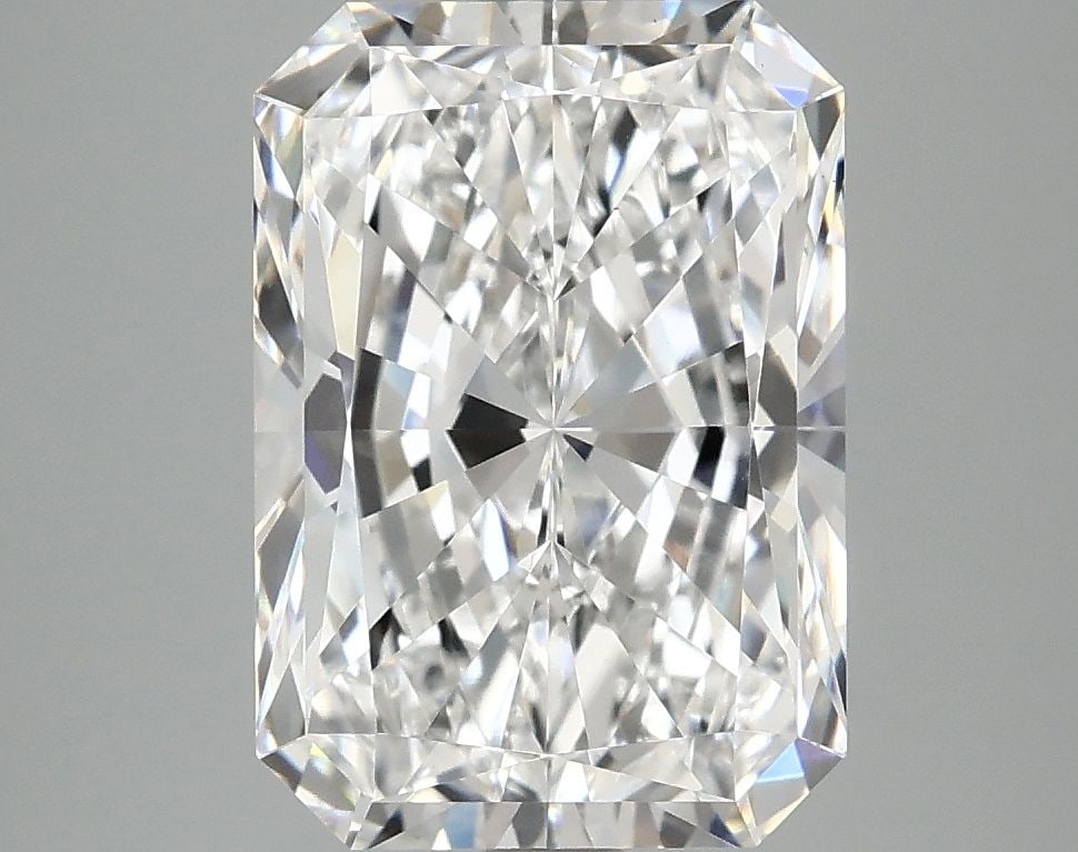 Loose Diamond - RADIANT 4.09ct E VS1: Loose Diamond - RADIANT 4.09ct E VS1 Source: This is a real non-mined Diamond that has been grown in a lab Shape: RADIANT Carats: 4.09 Color: E Clarity: VS1 Certification: IGI Video: