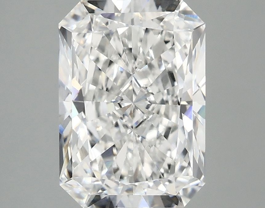 Loose Diamond - RADIANT 2.97ct E VVS2: Loose Diamond - RADIANT 2.97ct E VVS2 Source: This is a real non-mined Diamond that has been grown in a lab Shape: RADIANT Carats: 2.97 Color: E Clarity: VVS2 Certification: IGI Video: