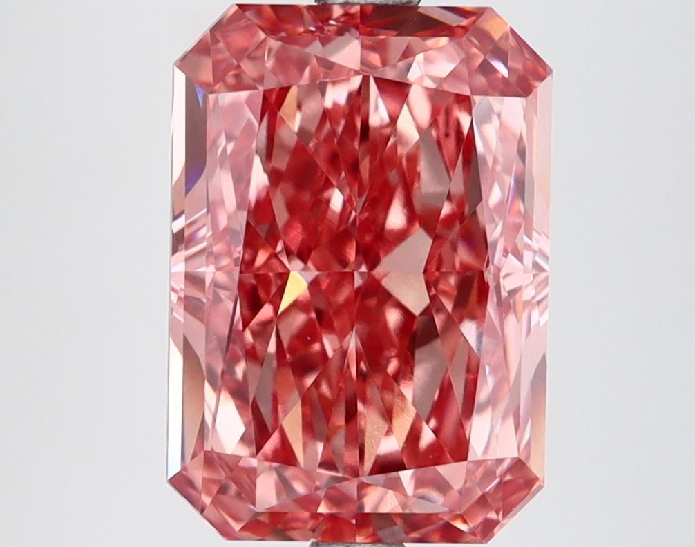 Loose Diamond - RADIANT 4.05ct Fancy Vivid Pink VVS2: Loose Diamond - RADIANT 4.05ct Fancy Vivid Pink VVS2 Source: This is a real non-mined Diamond that has been grown in a lab Shape: RADIANT Carats: 4.05 Color: Fancy Vivid Pink Certification: IGI Video: