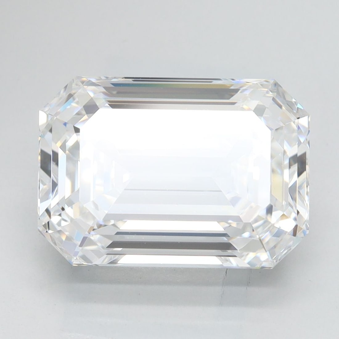 Loose Diamond - EMERALD 4.59ct D VVS1: Loose Diamond - EMERALD 4.59ct D VVS1 Source: This is a real non-mined Diamond that has been grown in a lab Shape: EMERALD Carats: 4.59 Color: D Clarity: VVS1 Certification: GIA Video:
