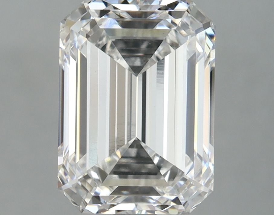 Loose Diamond - EMERALD 3.03ct E VS1: Loose Diamond - EMERALD 3.03ct E VS1 Source: This is a real non-mined Diamond that has been grown in a lab Shape: EMERALD Carats: 3.03 Color: E Clarity: VS1 Certification: IGI Video: