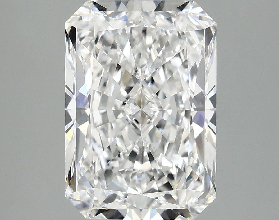 Loose Diamond - RADIANT 3.07ct E VS1: Loose Diamond - RADIANT 3.07ct E VS1 Source: This is a real non-mined Diamond that has been grown in a lab Shape: RADIANT Carats: 3.07 Color: E Clarity: VS1 Certification: IGI Video: