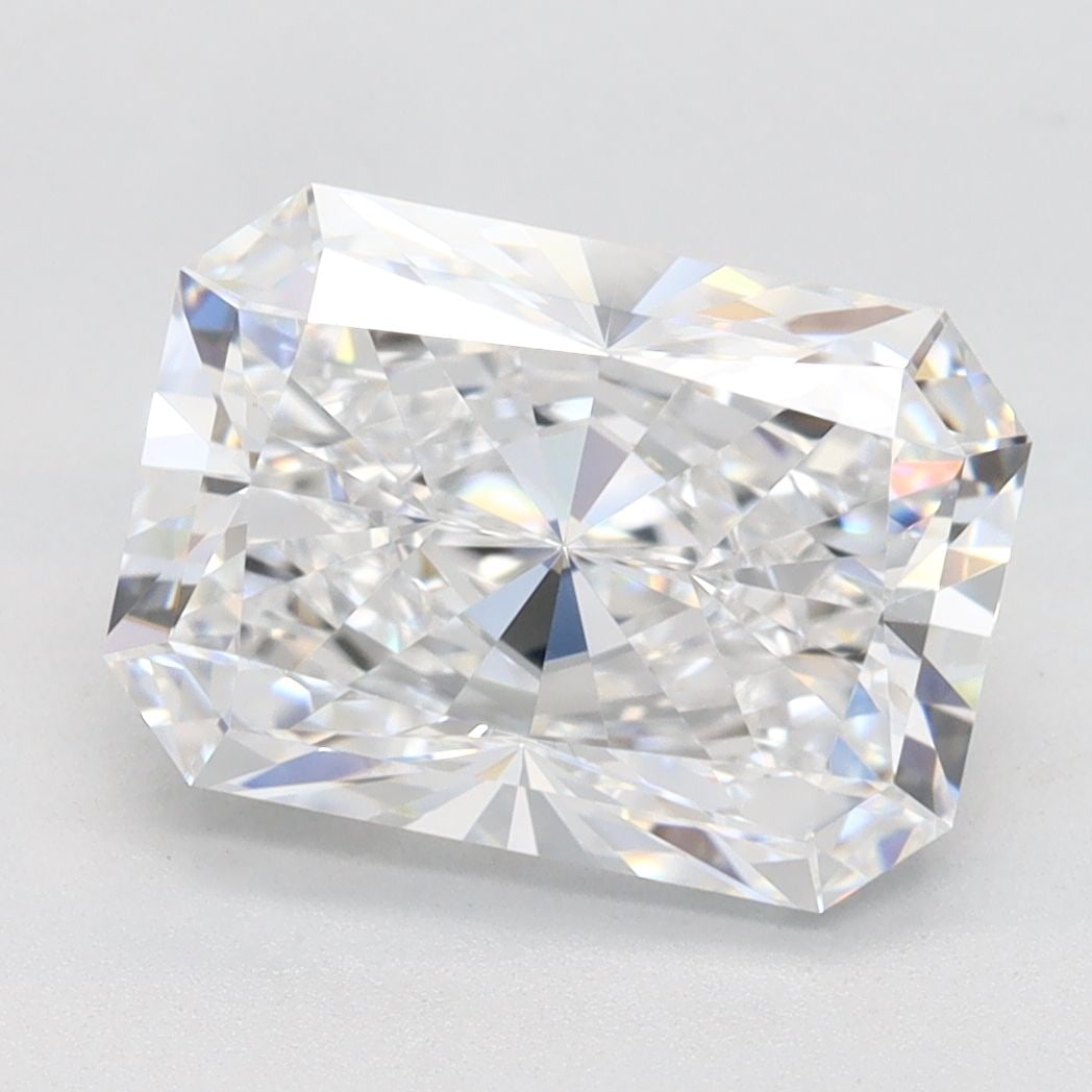 Loose Diamond - RADIANT 3.09ct D VVS1: Loose Diamond - RADIANT 3.09ct D VVS1 Source: This is a real non-mined Diamond that has been grown in a lab Shape: RADIANT Carats: 3.09 Color: D Clarity: VVS1 Certification: GIA Video: Video Link