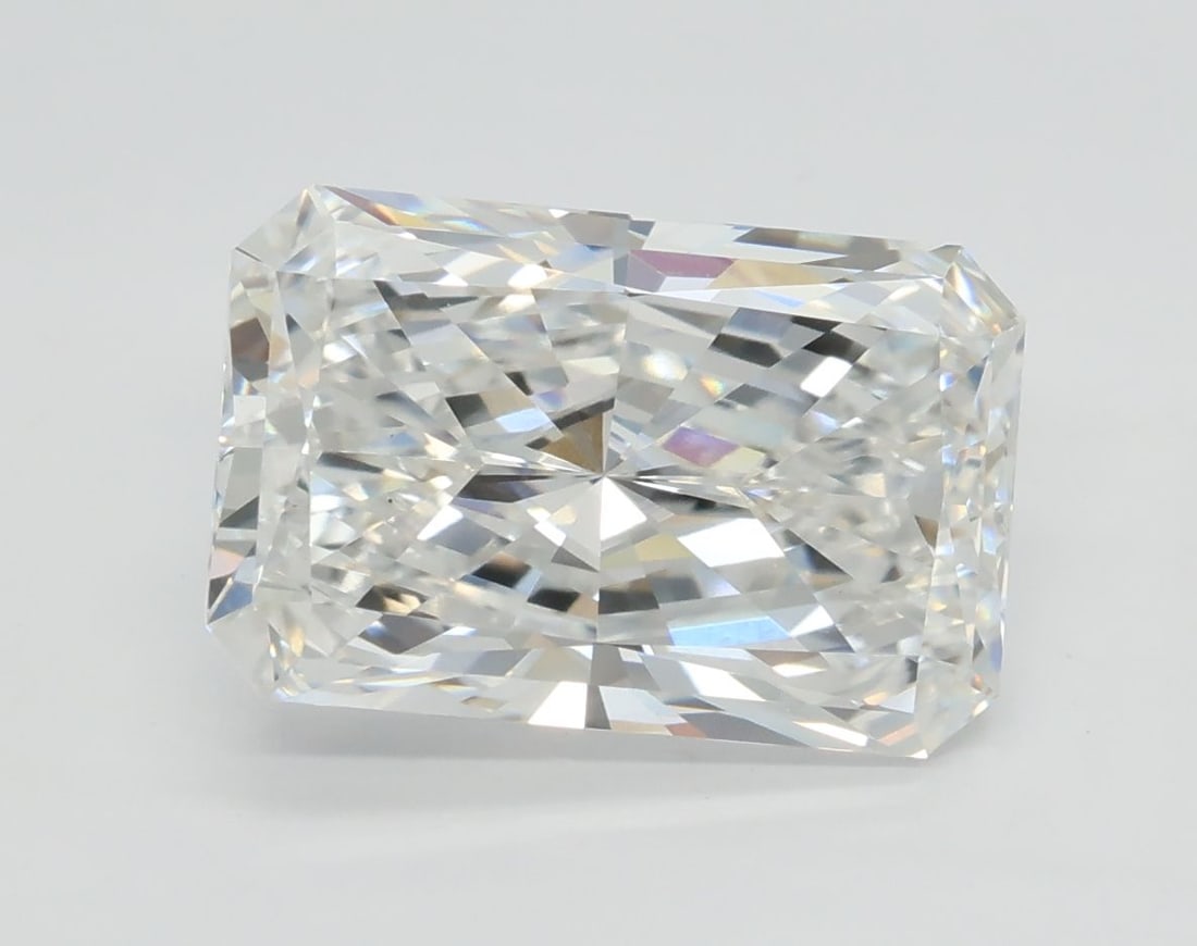 Loose Diamond - RADIANT 3.02ct E VVS2: Loose Diamond - RADIANT 3.02ct E VVS2 Source: This is a real non-mined Diamond that has been grown in a lab Shape: RADIANT Carats: 3.02 Color: E Clarity: VVS2 Certification: GIA Video: Video Link
