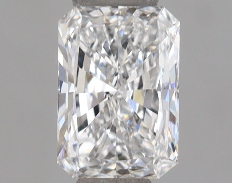 Loose Diamond - RADIANT 0.6ct E VVS2: Loose Diamond - RADIANT 0.6ct E VVS2 Source: This is a real non-mined Diamond that has been grown in a lab Shape: RADIANT Carats: 0.6 Color: E Clarity: VVS2 Certification: IGI Video: