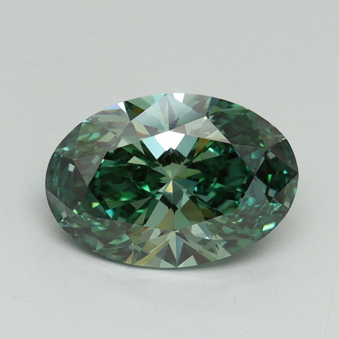 Loose Diamond - OVAL 2.55ct Fancy Vivid Green VS1: Loose Diamond - OVAL 2.55ct Fancy Vivid Green VS1 Source: This is a real non-mined Diamond that has been grown in a lab Shape: OVAL Carats: 2.55 Color: Fancy Vivid Green Certification: IGI Video: