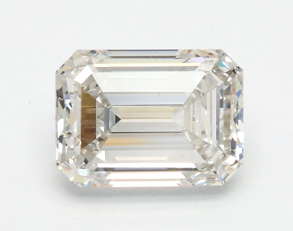 Loose Diamond - EMERALD 1.8ct H VS1: Loose Diamond - EMERALD 1.8ct H VS1 Source: This is a real non-mined Diamond that has been grown in a lab Shape: EMERALD Carats: 1.8 Color: H Clarity: VS1 Certification: IGI Video: