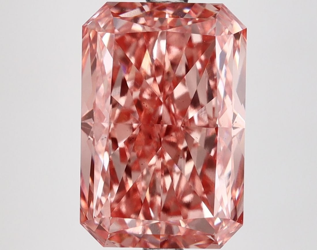 Loose Diamond - RADIANT 5.48ct Fancy Vivid Pink VS2: Loose Diamond - RADIANT 5.48ct Fancy Vivid Pink VS2 Source: This is a real non-mined Diamond that has been grown in a lab Shape: RADIANT Carats: 5.48 Color: Fancy Vivid Pink Certification: IGI Video: