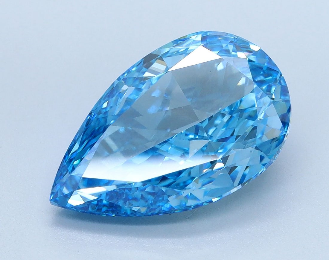 Loose Diamond - PEAR 4.52ct Fancy Vivid Blue VS1: Loose Diamond - PEAR 4.52ct Fancy Vivid Blue VS1 Source: This is a real non-mined Diamond that has been grown in a lab Shape: PEAR Carats: 4.52 Color: Fancy Vivid Blue Certification: IGI Video: