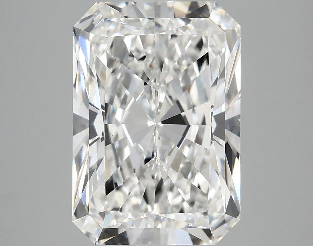 Loose Diamond - RADIANT 4.08ct E VS2: Loose Diamond - RADIANT 4.08ct E VS2 Source: This is a real non-mined Diamond that has been grown in a lab Shape: RADIANT Carats: 4.08 Color: E Clarity: VS2 Certification: IGI Video: