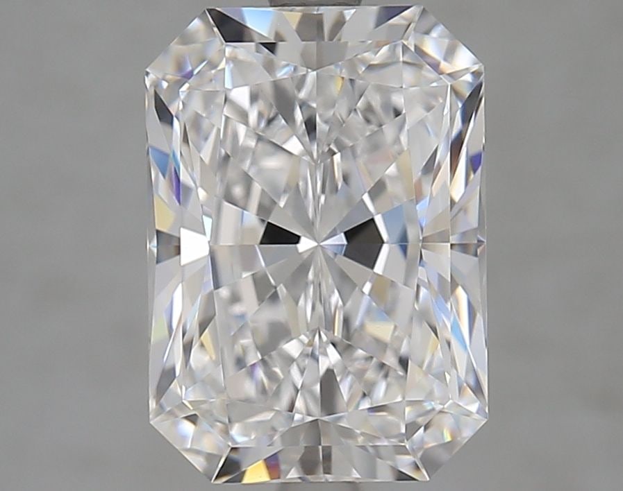 Loose Diamond - RADIANT 4.03ct D VVS1: Loose Diamond - RADIANT 4.03ct D VVS1 Source: This is a real non-mined Diamond that has been grown in a lab Shape: RADIANT Carats: 4.03 Color: D Clarity: VVS1 Certification: GIA Video: