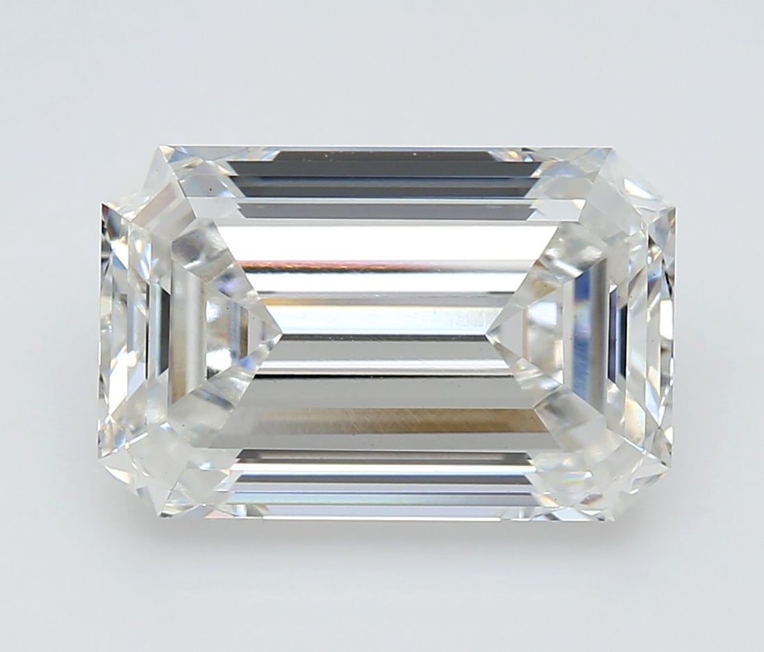 Loose Diamond - EMERALD 5.82ct F VS1: Loose Diamond - EMERALD 5.82ct F VS1 Source: This is a real non-mined Diamond that has been grown in a lab Shape: EMERALD Carats: 5.82 Color: F Clarity: VS1 Certification: IGI Video: