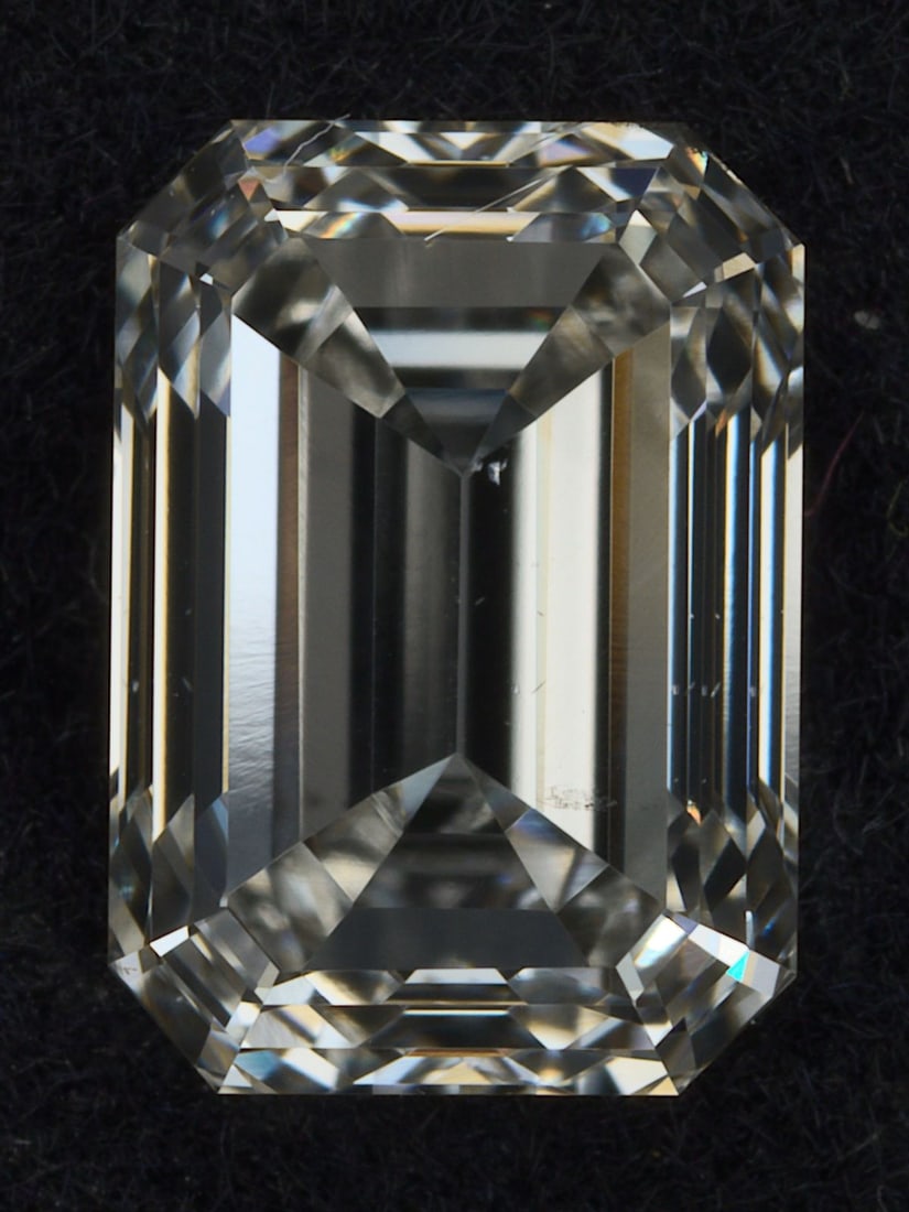 Loose Diamond - EMERALD 1.0ct I SI1: Loose Diamond - EMERALD 1.0ct I SI1 Source: This is a real non-mined Diamond that has been grown in a lab Shape: EMERALD Carats: 1.0 Color: I Clarity: SI1 Certification: IGI Video: