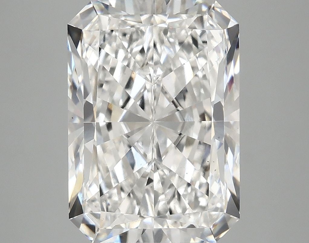 Loose Diamond - RADIANT 4.9ct F VS1: Loose Diamond - RADIANT 4.9ct F VS1 Source: This is a real non-mined Diamond that has been grown in a lab Shape: RADIANT Carats: 4.9 Color: F Clarity: VS1 Certification: IGI Video: