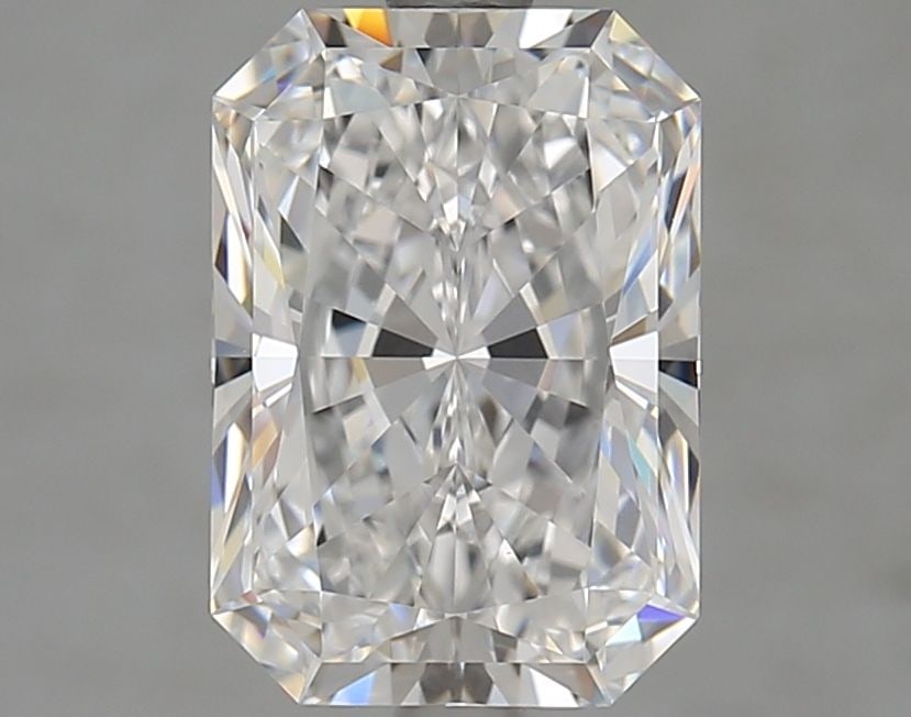 Loose Diamond - RADIANT 3.13ct D VVS2: Loose Diamond - RADIANT 3.13ct D VVS2 Source: This is a real non-mined Diamond that has been grown in a lab Shape: RADIANT Carats: 3.13 Color: D Clarity: VVS2 Certification: GIA Video: