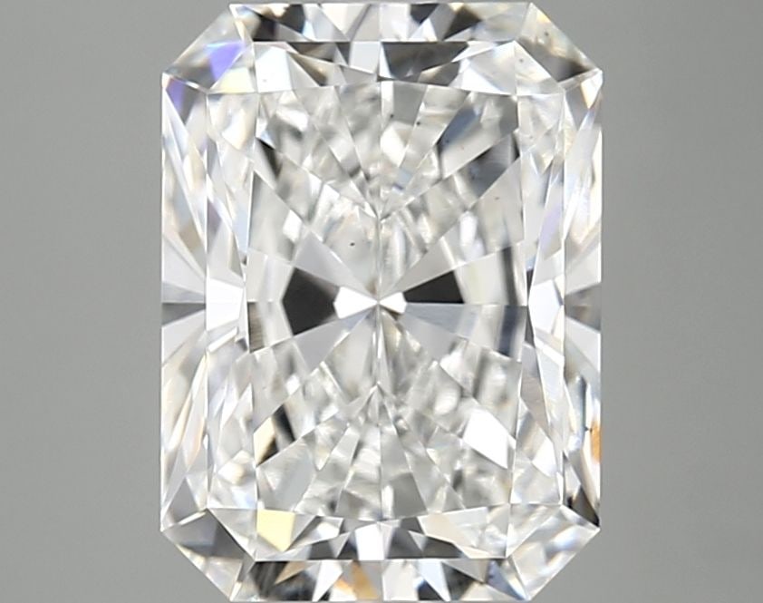 Loose Diamond - RADIANT 3.7ct E VS2: Loose Diamond - RADIANT 3.7ct E VS2 Source: This is a real non-mined Diamond that has been grown in a lab Shape: RADIANT Carats: 3.7 Color: E Clarity: VS2 Certification: IGI Video: