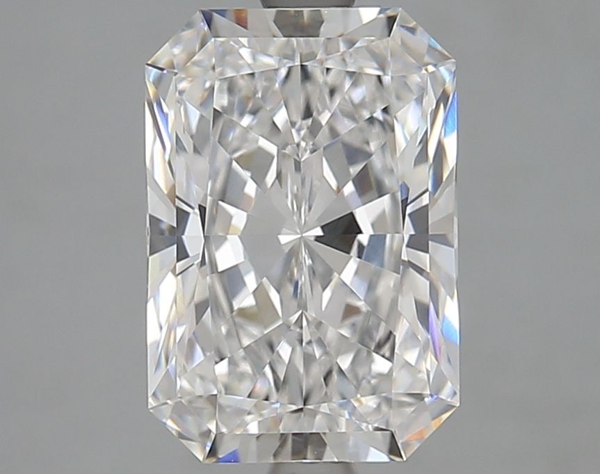Loose Diamond - RADIANT 3.27ct E VVS2: Loose Diamond - RADIANT 3.27ct E VVS2 Source: This is a real non-mined Diamond that has been grown in a lab Shape: RADIANT Carats: 3.27 Color: E Clarity: VVS2 Certification: GIA Video: