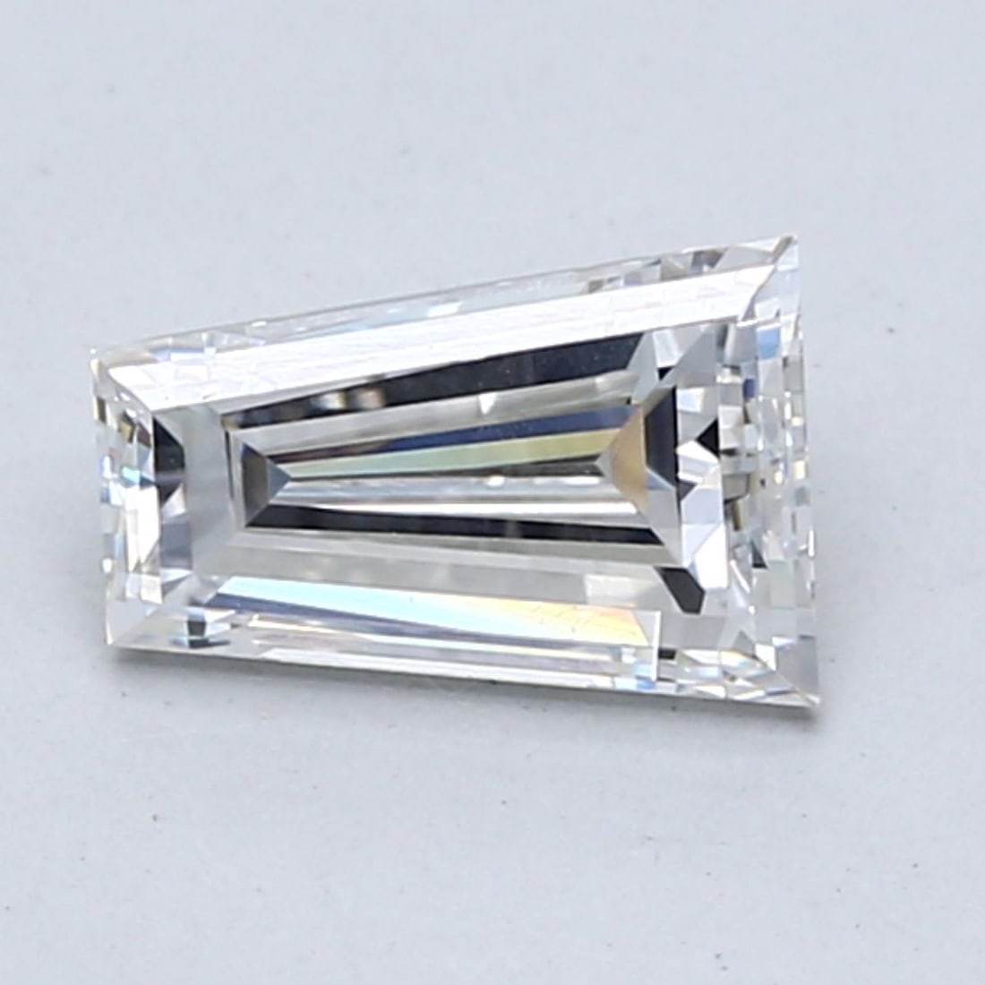Loose Diamond - TAPERED BAGUETTE 1.02ct E VS1: Loose Diamond - TAPERED BAGUETTE 1.02ct E VS1 Source: This is a real non-mined Diamond that has been grown in a lab Shape: TAPERED BAGUETTE Carats: 1.02 Color: E Clarity: VS1 Certification: NONE Video