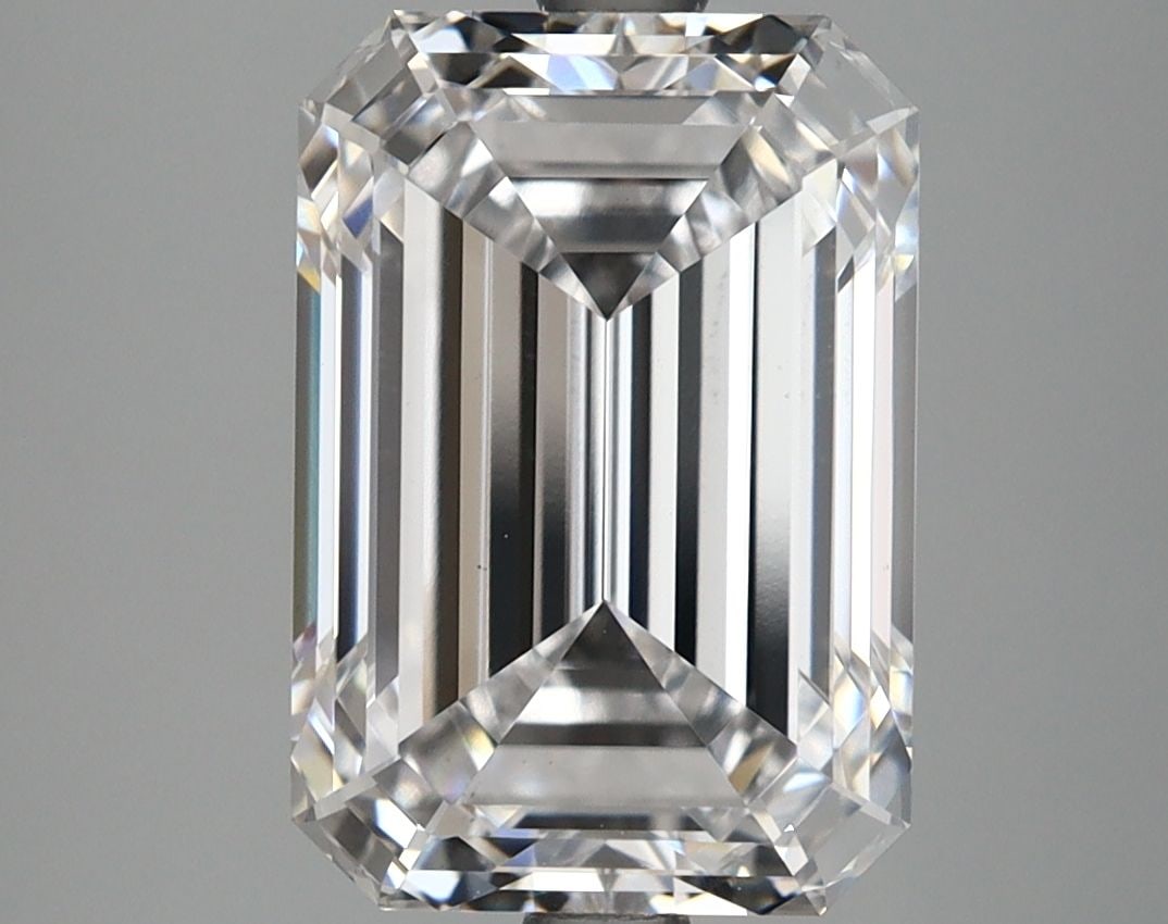 Loose Diamond - EMERALD 4.62ct D SI1: Loose Diamond - EMERALD 4.62ct D SI1 Source: This is a real non-mined Diamond that has been grown in a lab Shape: EMERALD Carats: 4.62 Color: D Clarity: SI1 Certification: GIA Video: