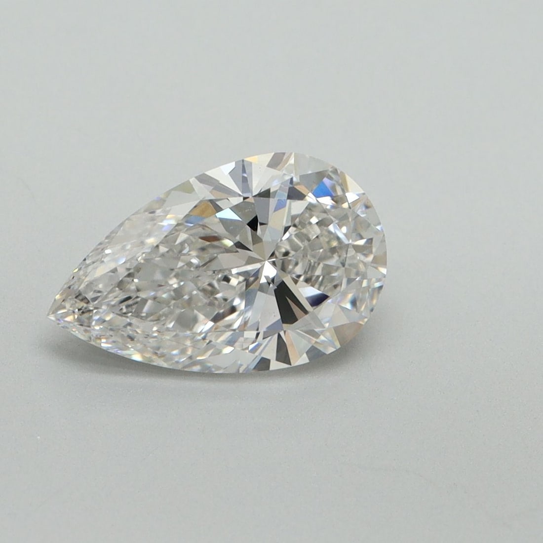 Loose Diamond - PEAR 1.57ct E VS1: Loose Diamond - PEAR 1.57ct E VS1 Source: This is a real non-mined Diamond that has been grown in a lab Shape: PEAR Carats: 1.57 Color: E Clarity: VS1 Certification: IGI Video: