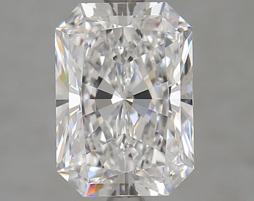 Loose Diamond - RADIANT 3.11ct D VVS1: Loose Diamond - RADIANT 3.11ct D VVS1 Source: This is a real non-mined Diamond that has been grown in a lab Shape: RADIANT Carats: 3.11 Color: D Clarity: VVS1 Certification: GIA Video: