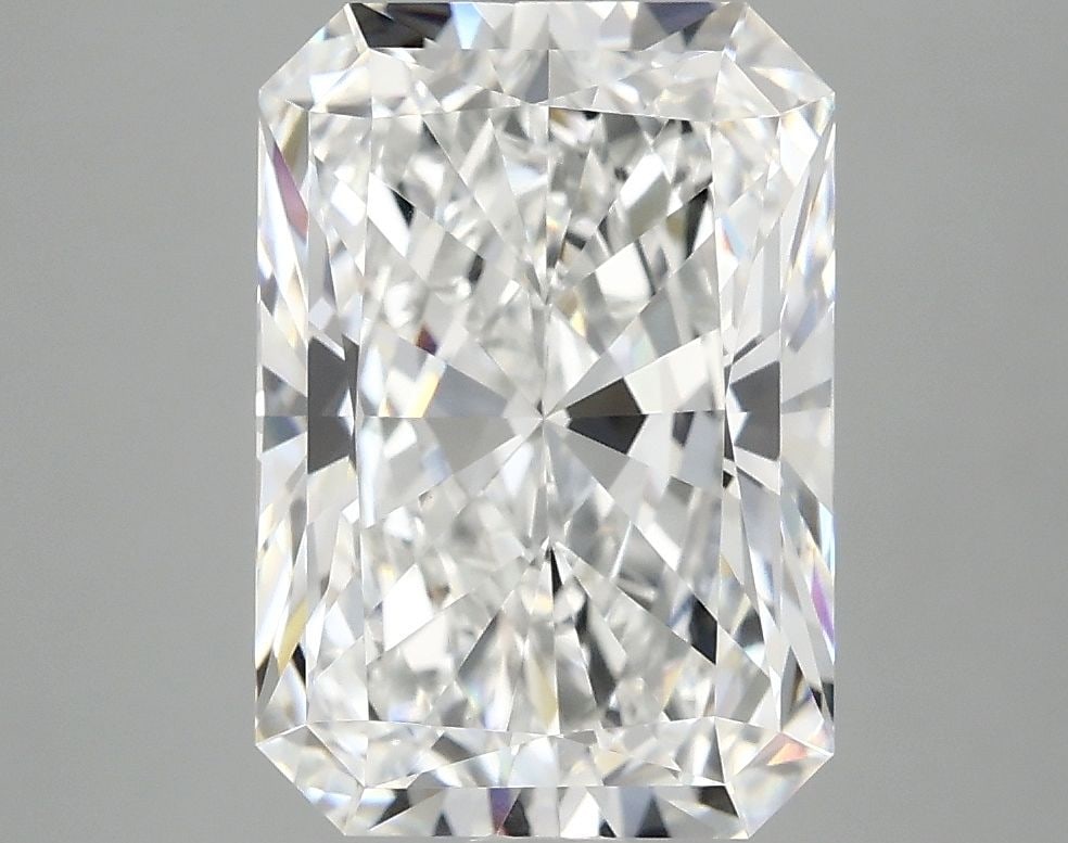Loose Diamond - RADIANT 4.09ct E VVS2: Loose Diamond - RADIANT 4.09ct E VVS2 Source: This is a real non-mined Diamond that has been grown in a lab Shape: RADIANT Carats: 4.09 Color: E Clarity: VVS2 Certification: IGI Video: Video Link