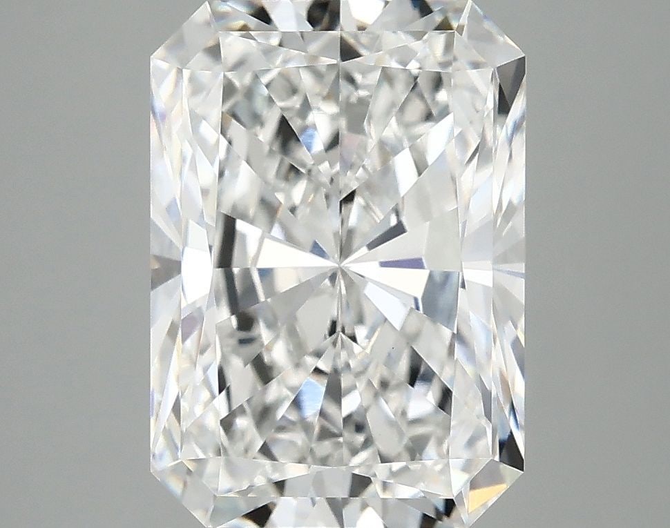 Loose Diamond - RADIANT 4.03ct E VVS2: Loose Diamond - RADIANT 4.03ct E VVS2 Source: This is a real non-mined Diamond that has been grown in a lab Shape: RADIANT Carats: 4.03 Color: E Clarity: VVS2 Certification: IGI Additional images avai