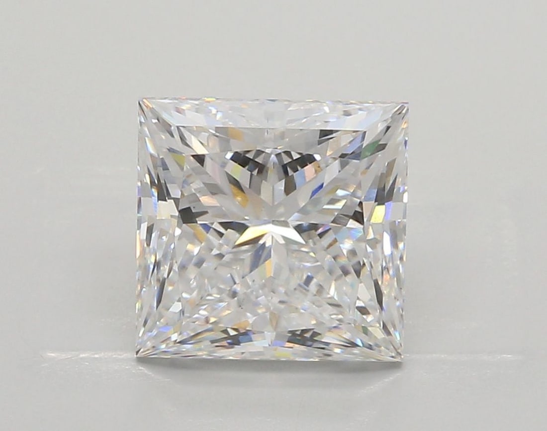 Loose Diamond - PRINCESS 3.76ct D VS1: Loose Diamond - PRINCESS 3.76ct D VS1 Source: This is a real non-mined Diamond that has been grown in a lab Shape: PRINCESS Carats: 3.76 Color: D Clarity: VS1 Certification: IGI Video: