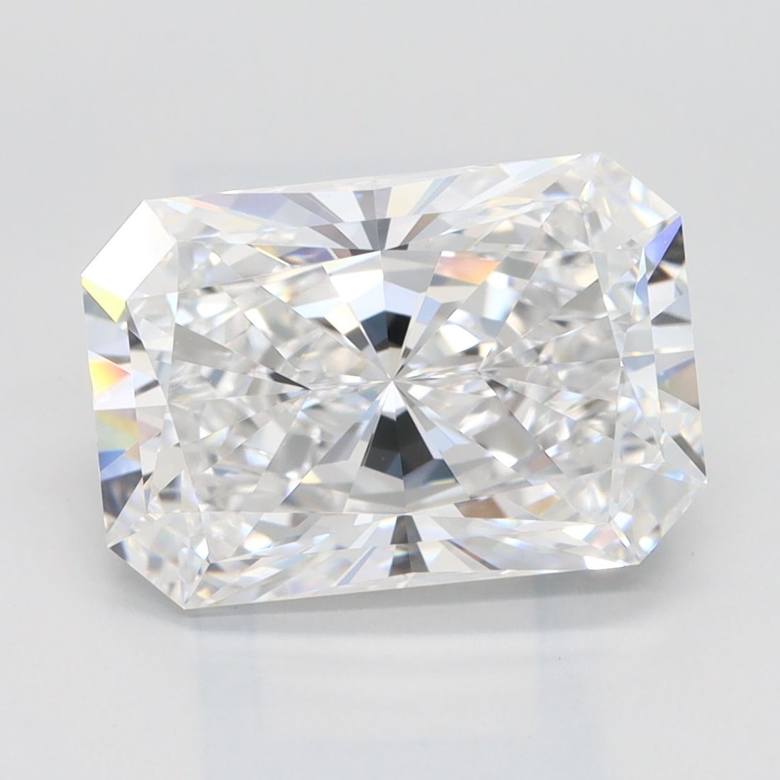 Loose Diamond - RADIANT 3.84ct D IF: Loose Diamond - RADIANT 3.84ct D IF Source: This is a real non-mined Diamond that has been grown in a lab Shape: RADIANT Carats: 3.84 Color: D Clarity: IF Certification: GIA Video: