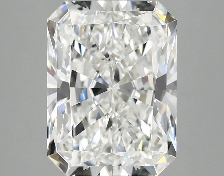 Loose Diamond - RADIANT 3.08ct E VS1: Loose Diamond - RADIANT 3.08ct E VS1 Source: This is a real non-mined Diamond that has been grown in a lab Shape: RADIANT Carats: 3.08 Color: E Clarity: VS1 Certification: IGI Video: