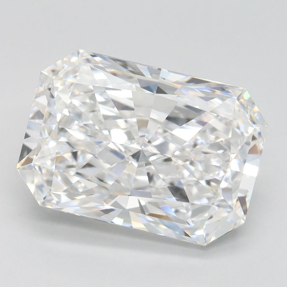 Loose Diamond - RADIANT 4.01ct D IF: Loose Diamond - RADIANT 4.01ct D IF Source: This is a real non-mined Diamond that has been grown in a lab Shape: RADIANT Carats: 4.01 Color: D Clarity: IF Certification: IGI Video: