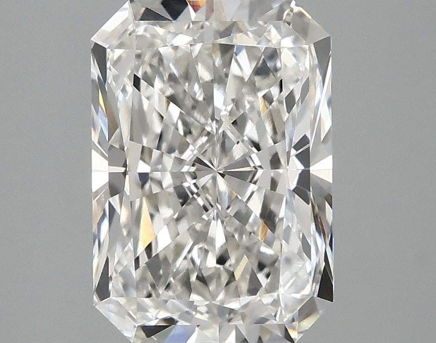 Loose Diamond - RADIANT 2.54ct G VVS2: Loose Diamond - RADIANT 2.54ct G VVS2 Source: This is a real non-mined Diamond that has been grown in a lab Shape: RADIANT Carats: 2.54 Color: G Clarity: VVS2 Certification: IGI Video: