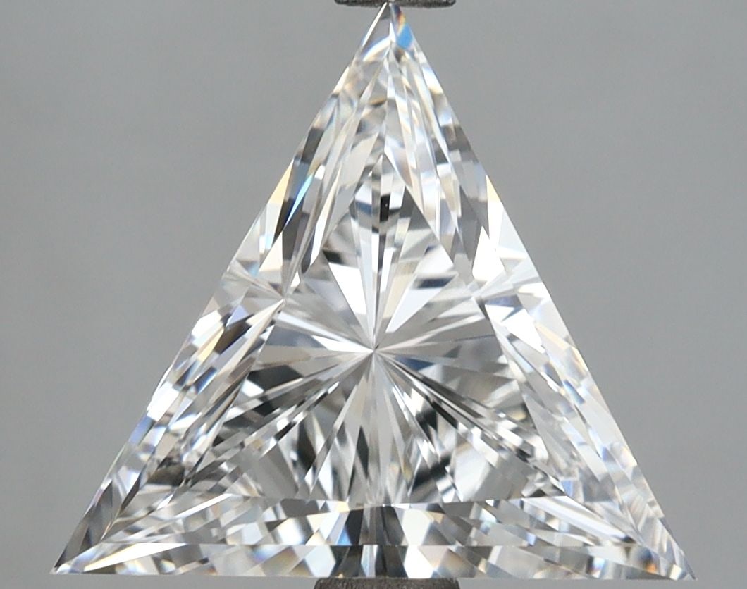 Loose Diamond - TRIANGULAR 3.41ct D VVS2: Loose Diamond - TRIANGULAR 3.41ct D VVS2 Source: This is a real non-mined Diamond that has been grown in a lab Shape: TRIANGULAR Carats: 3.41 Color: D Clarity: VVS2 Certification: IGI Video: