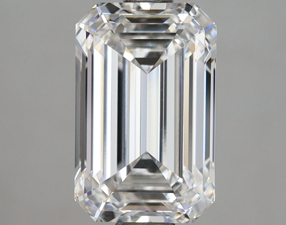 Loose Diamond - EMERALD 3.01ct D VVS1: Loose Diamond - EMERALD 3.01ct D VVS1 Source: This is a real non-mined Diamond that has been grown in a lab Shape: EMERALD Carats: 3.01 Color: D Clarity: VVS1 Certification: IGI Video: