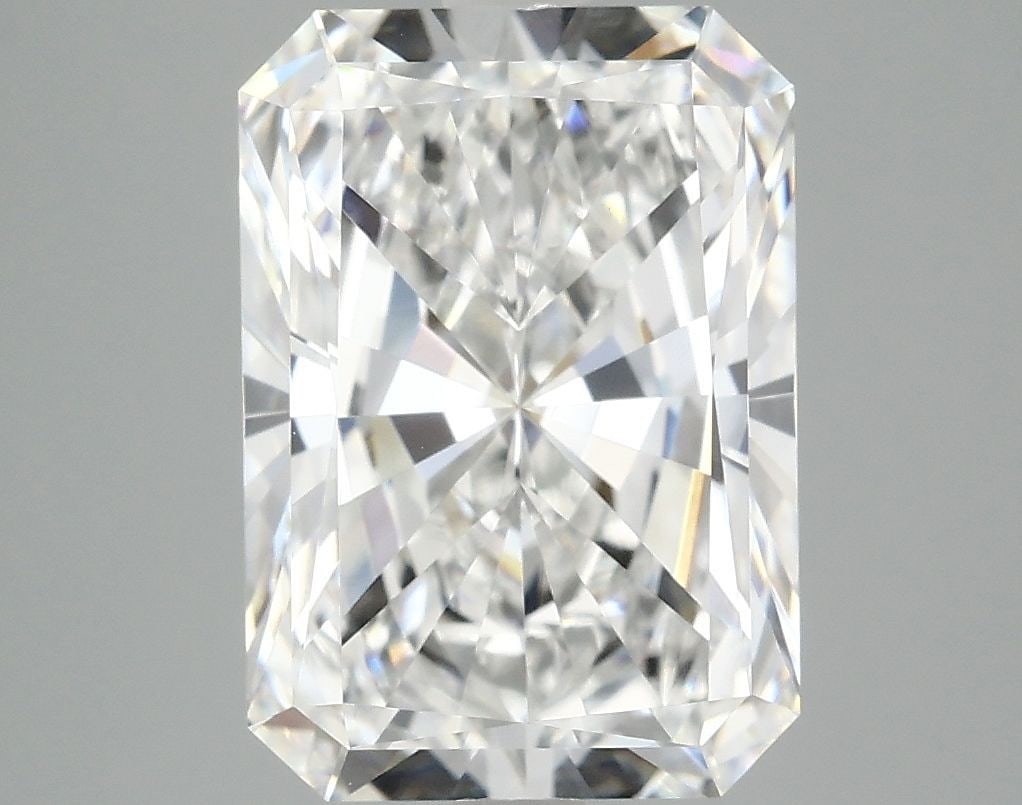 Loose Diamond - RADIANT 4.08ct E VVS2: Loose Diamond - RADIANT 4.08ct E VVS2 Source: This is a real non-mined Diamond that has been grown in a lab Shape: RADIANT Carats: 4.08 Color: E Clarity: VVS2 Certification: IGI Video: