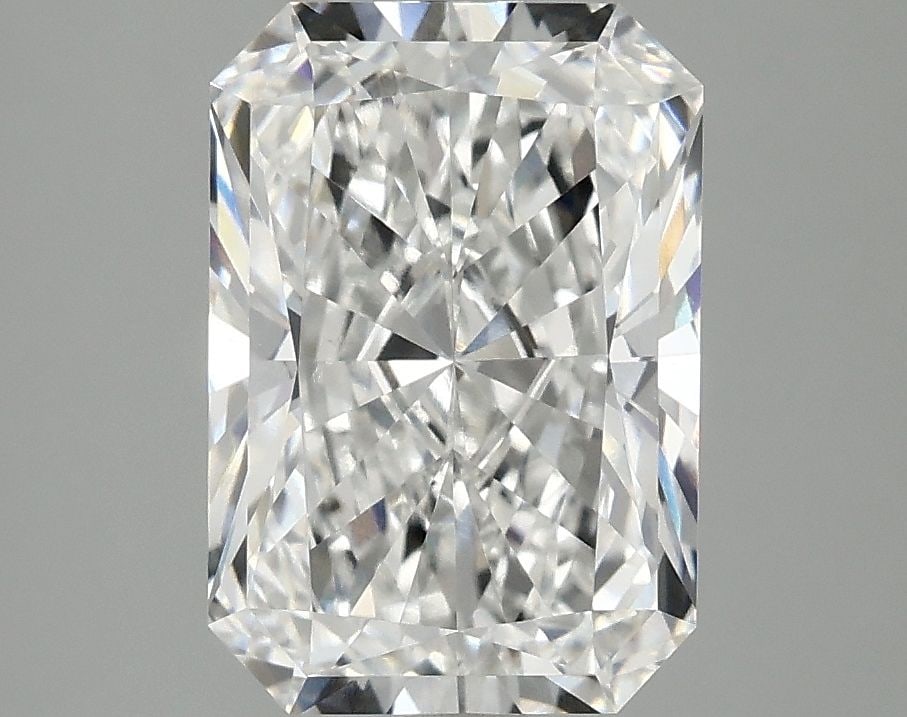 Loose Diamond - RADIANT 3.08ct E VS1: Loose Diamond - RADIANT 3.08ct E VS1 Source: This is a real non-mined Diamond that has been grown in a lab Shape: RADIANT Carats: 3.08 Color: E Clarity: VS1 Certification: IGI Video: