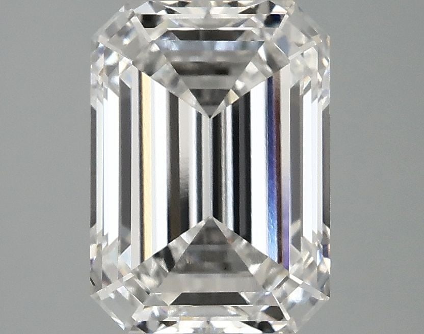 Loose Diamond - EMERALD 3.09ct F VS1: Loose Diamond - EMERALD 3.09ct F VS1 Source: This is a real non-mined Diamond that has been grown in a lab Shape: EMERALD Carats: 3.09 Color: F Clarity: VS1 Certification: IGI Video: Video Link
