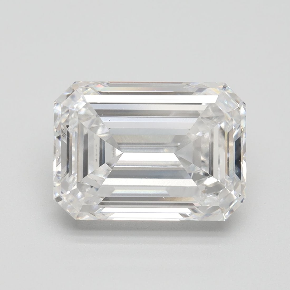Loose Diamond - EMERALD 4.73ct D VS1: Loose Diamond - EMERALD 4.73ct D VS1 Source: This is a real non-mined Diamond that has been grown in a lab Shape: EMERALD Carats: 4.73 Color: D Clarity: VS1 Certification: IGI Video: