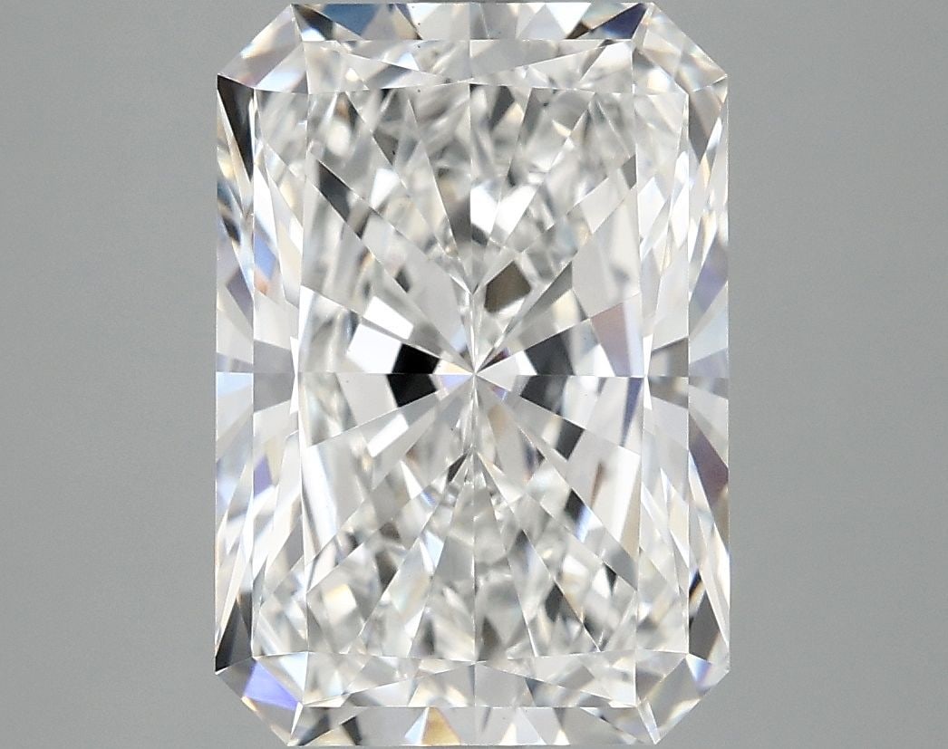 Loose Diamond - RADIANT 4.89ct E VVS2: Loose Diamond - RADIANT 4.89ct E VVS2 Source: This is a real non-mined Diamond that has been grown in a lab Shape: RADIANT Carats: 4.89 Color: E Clarity: VVS2 Certification: IGI Video: Video Link